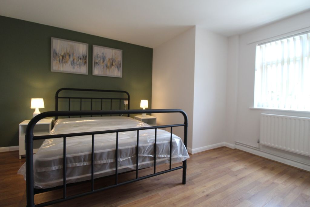 Property photo 2 of 13 1