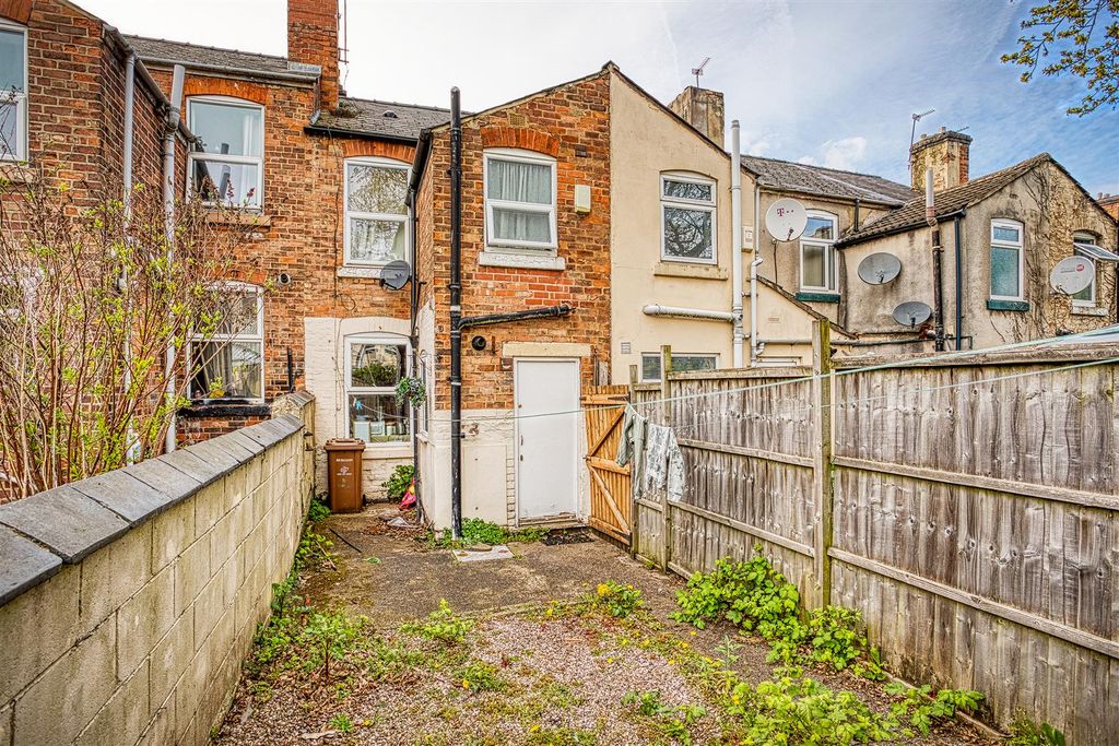 Property photo 2 of 9