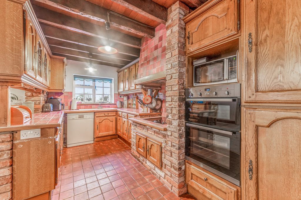 Property photo 2 of 29