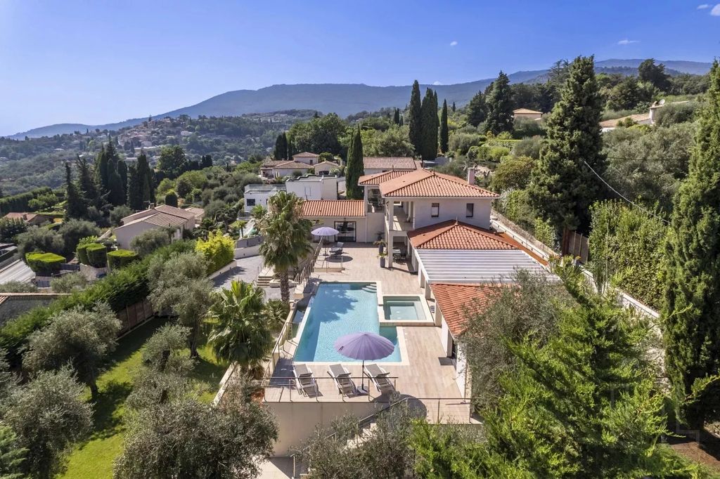 Property photo 2 of 23