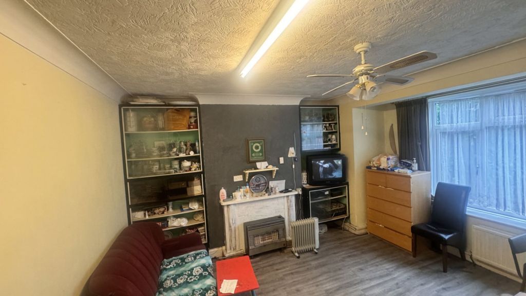 Property photo 3 of 17 Photo 3