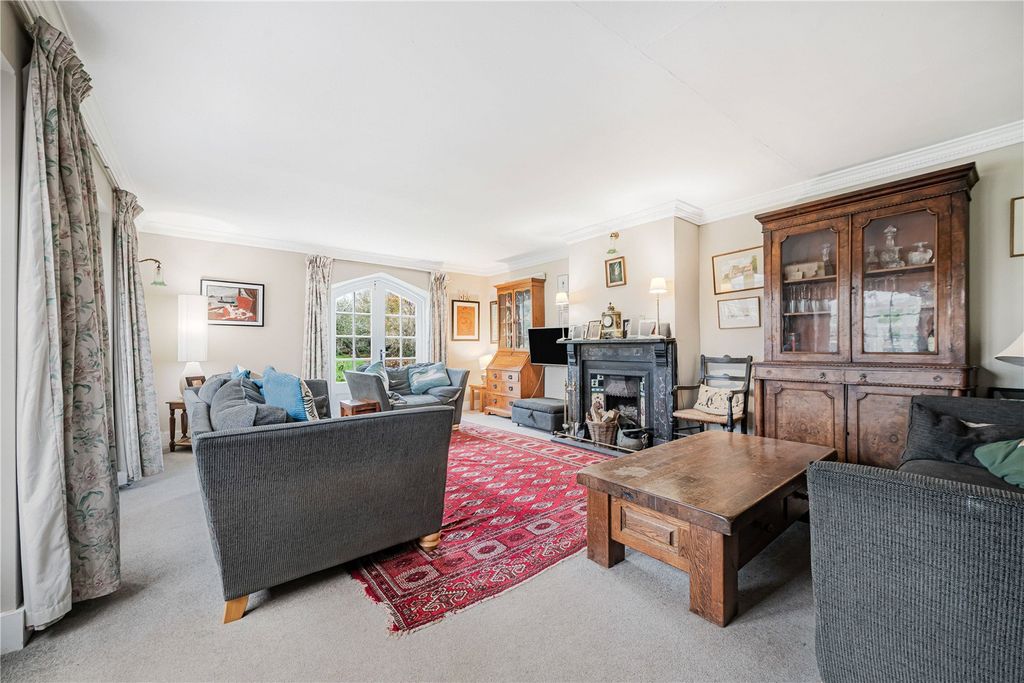 Property photo 3 of 25 Sitting Room