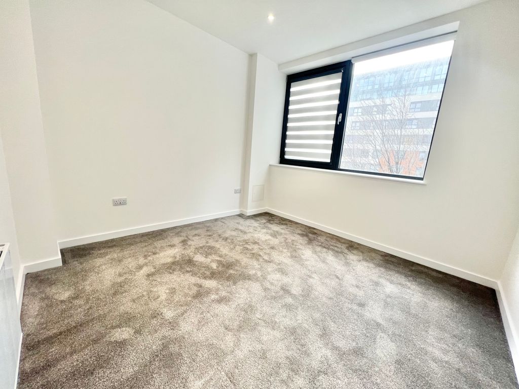 Property photo 3 of 6 Bedroom 1