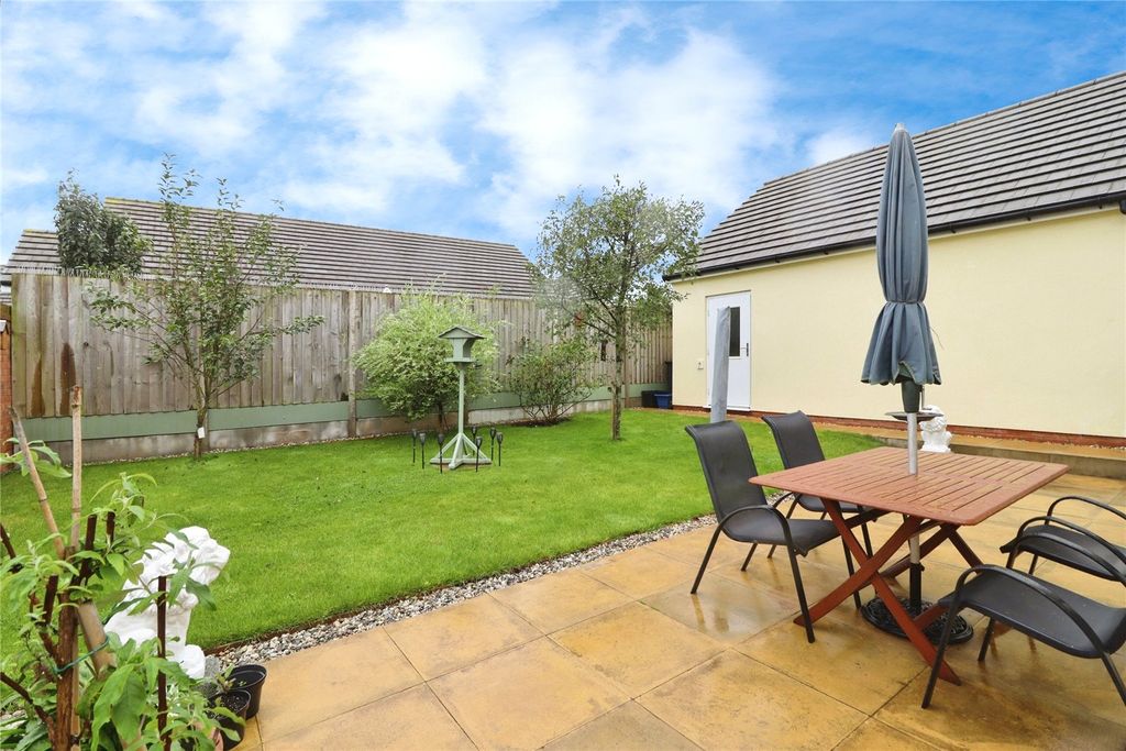 Property photo 2 of 20 Picture No. 18