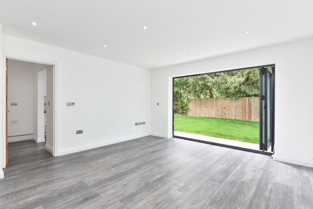 Property photo 3 of 22 5113655
