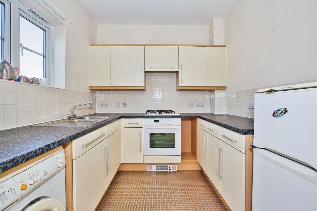 Property photo 2 of 12