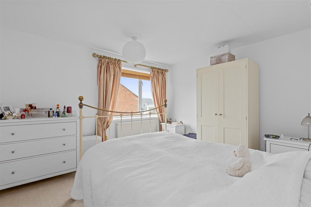 Property photo 3 of 16 Principal Bedroom