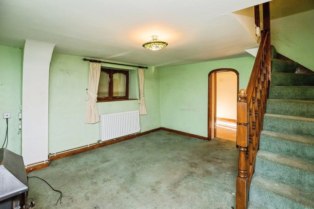 Property photo 3 of 20 Living Room