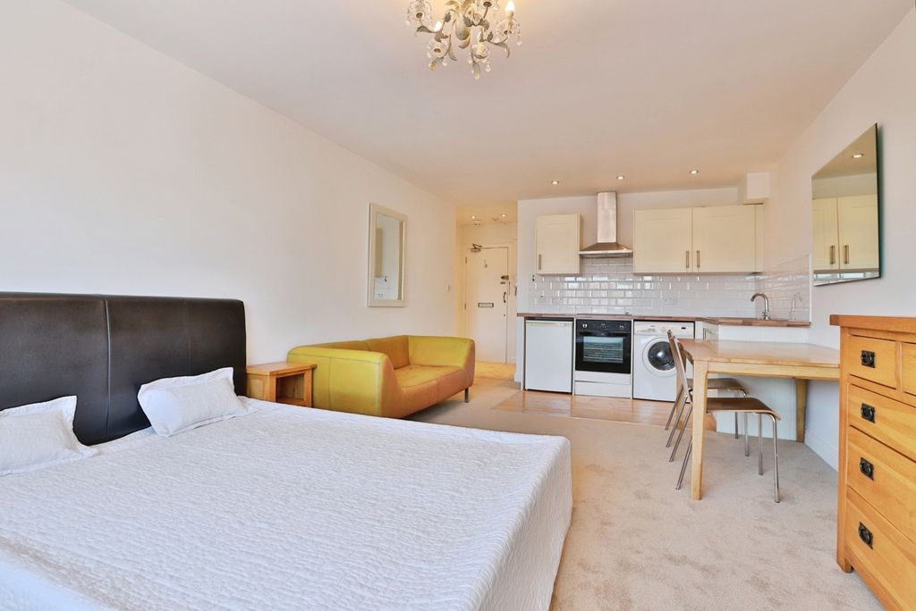 Property photo 2 of 20 Pbox-Img.Jpg