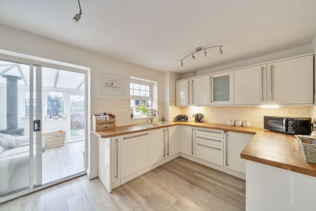 Property photo 1 of 14 141487118698E0Eb9554c9