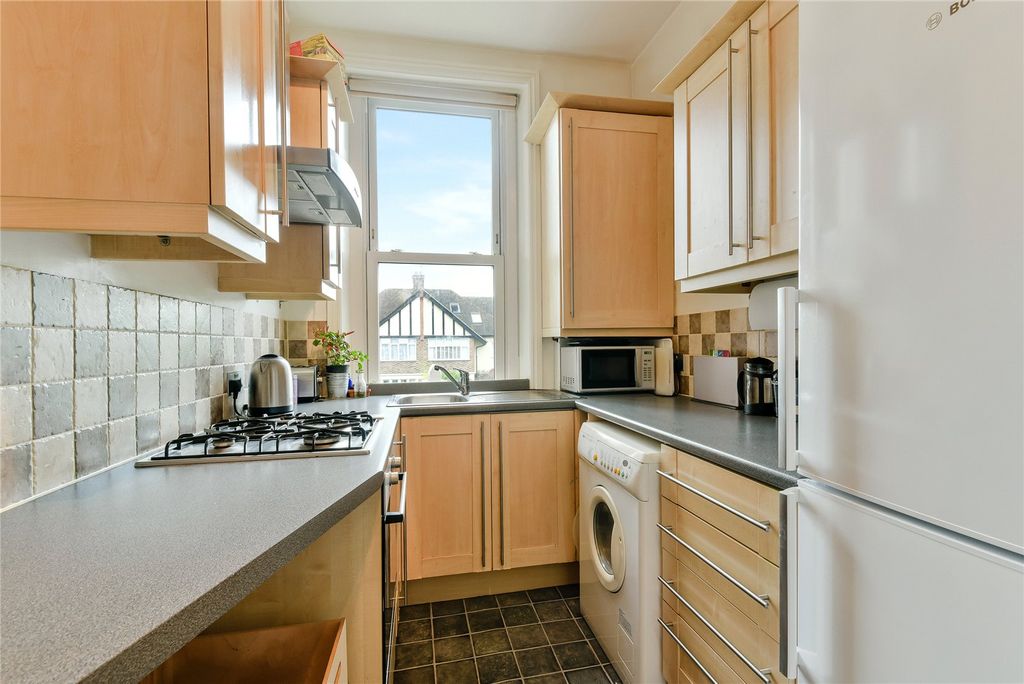 Property photo 2 of 8 Picture No. 03