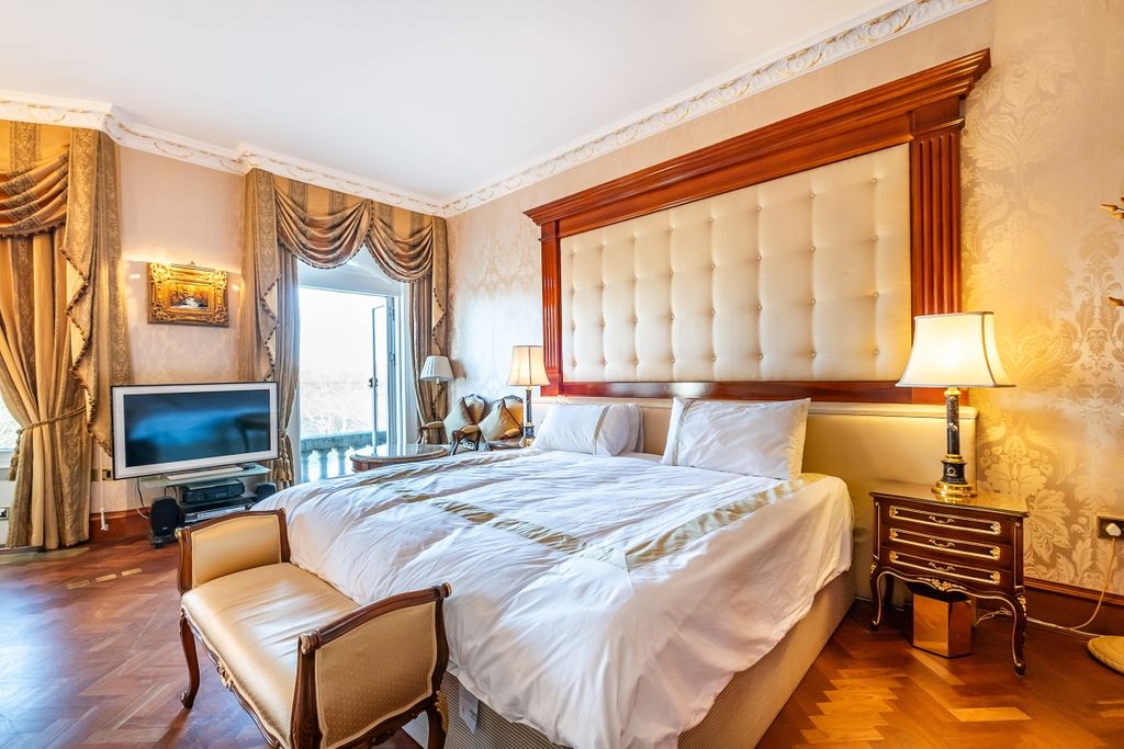 Property photo 3 of 20 Principal Ensuite