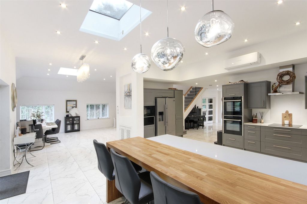 Property photo 2 of 20 Kitchen