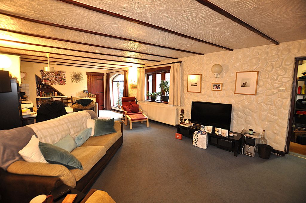 Property photo 3 of 22