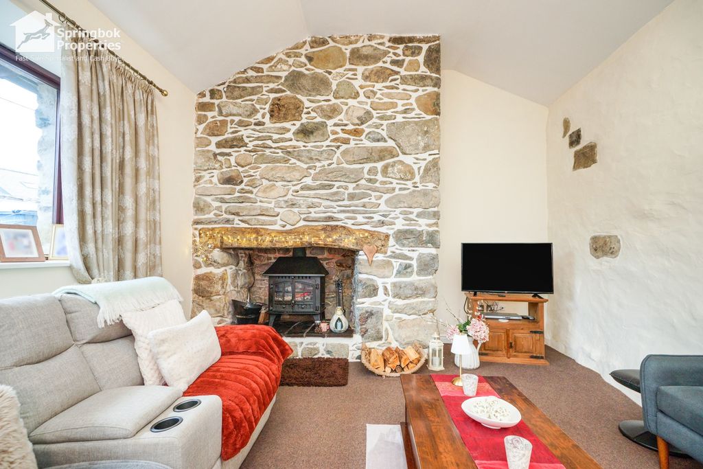 Property photo 3 of 18 Image 2