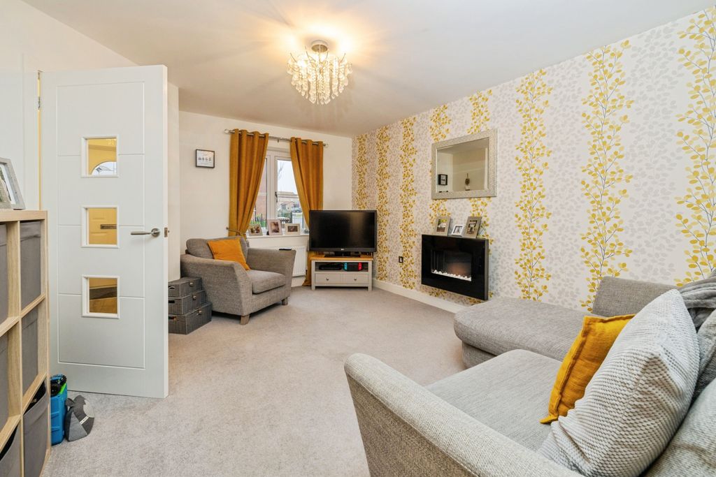 Property photo 3 of 14