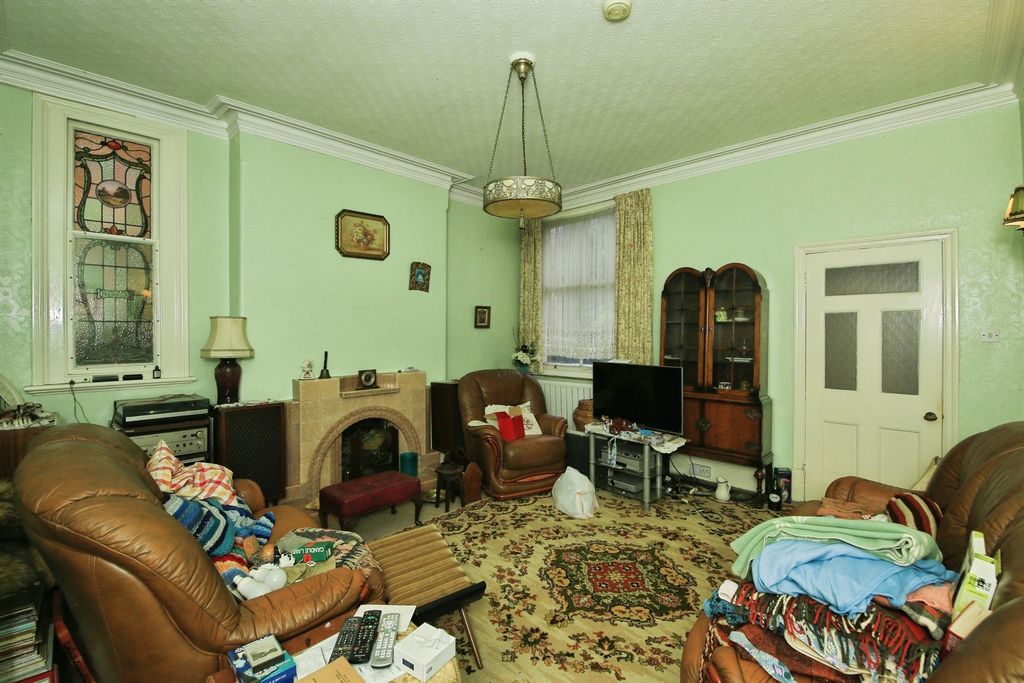 Property photo 3 of 17