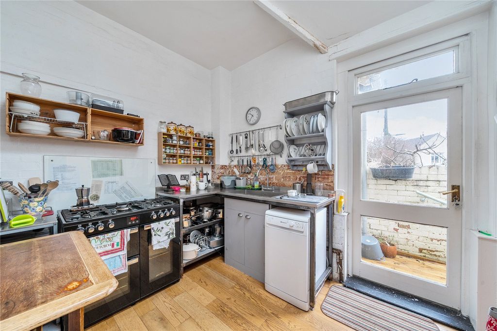 Property photo 3 of 19 Picture No. 05