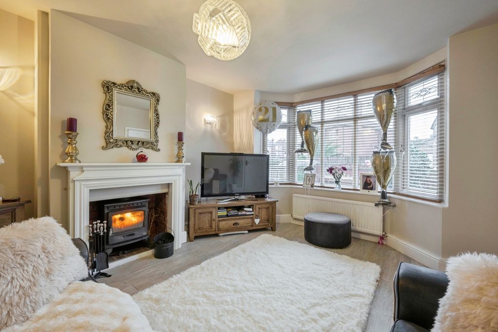 Property photo 2 of 19 Living Room