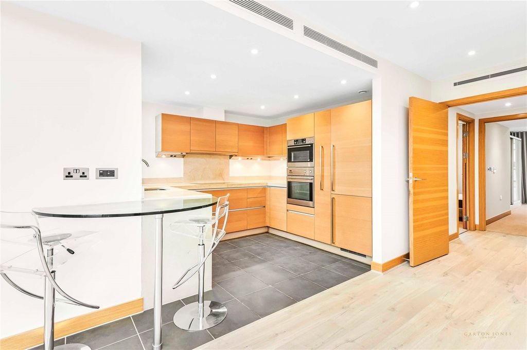 Property photo 2 of 21 Picture No. 22