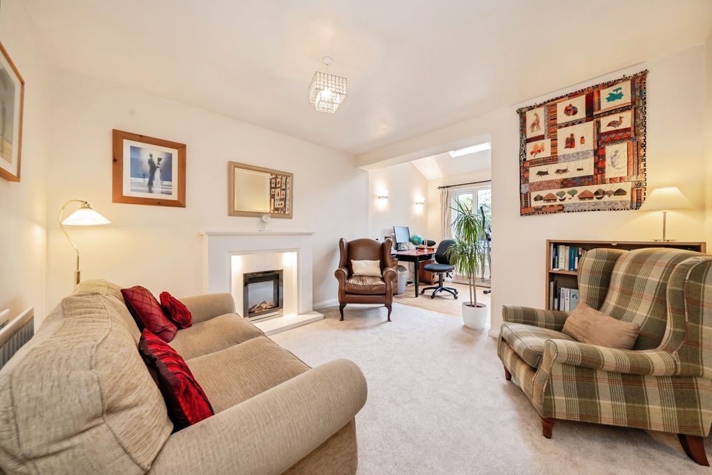 Property photo 2 of 24 Sitting Room