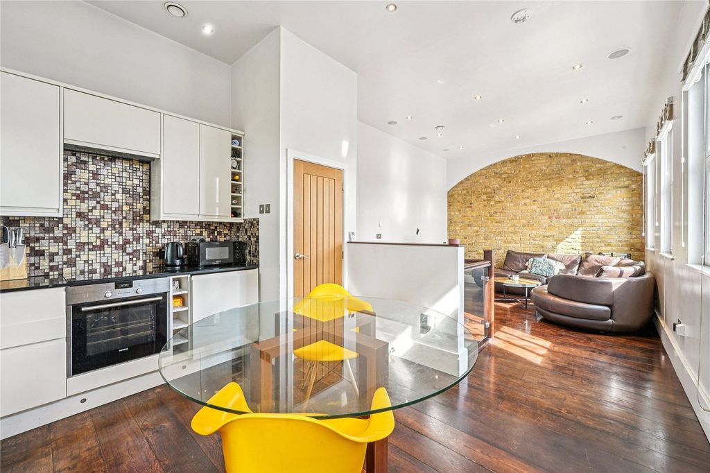 Property photo 2 of 12 Kitchen/Dining Area