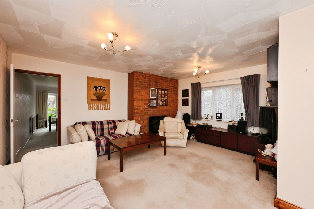 Property photo 2 of 25