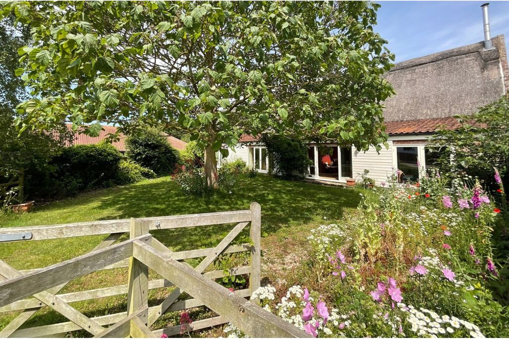 Property photo 3 of 39