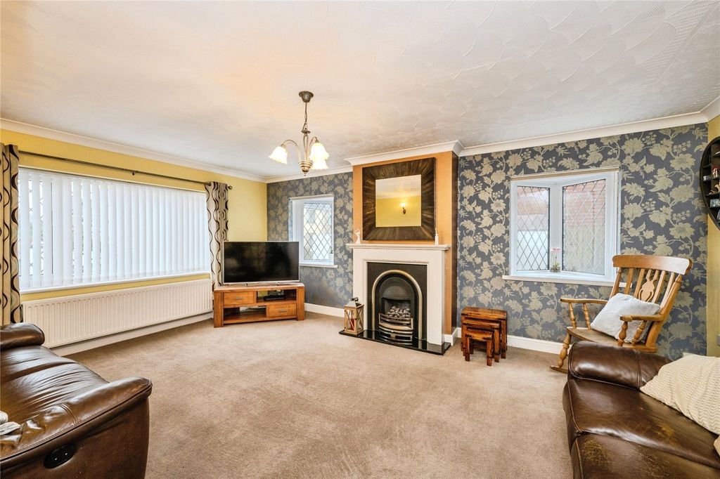 Property photo 2 of 26 Picture No. 25