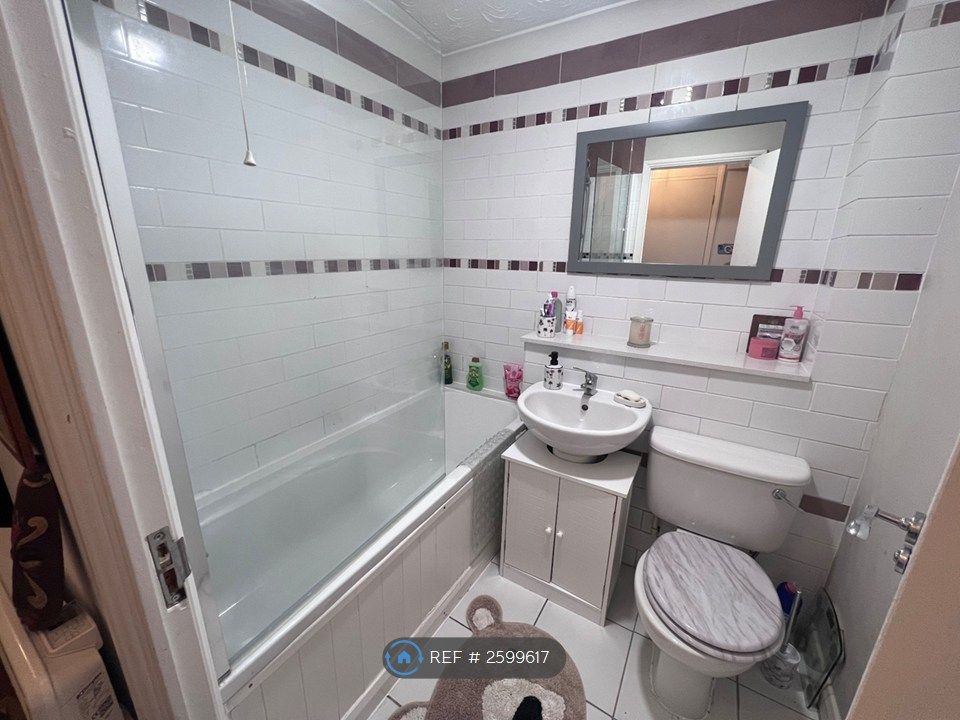 Property photo 3 of 4 Bathroom