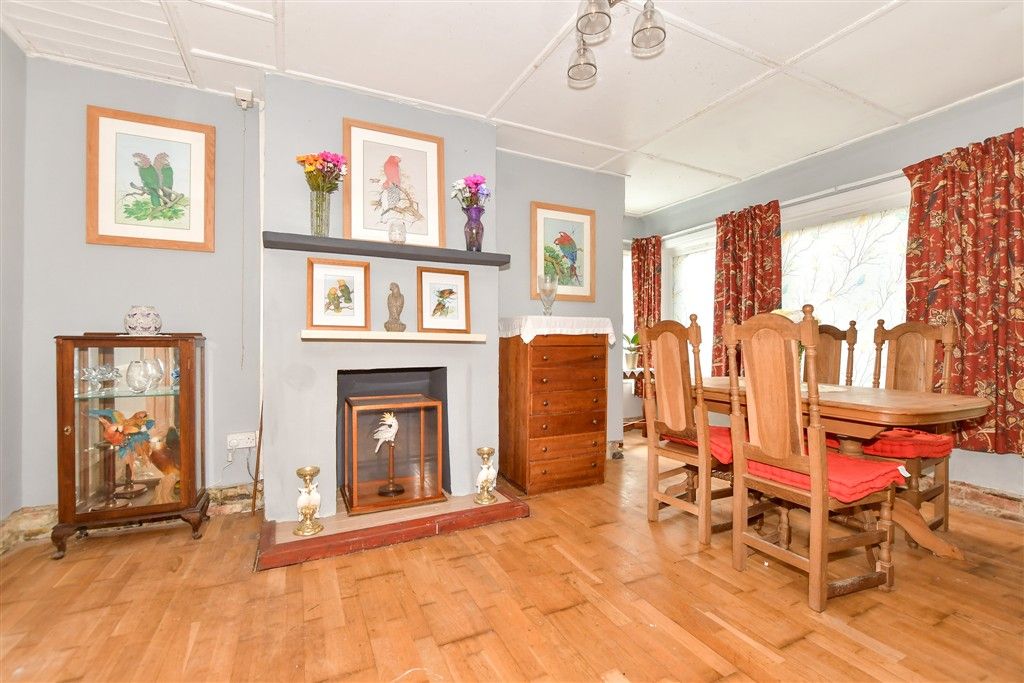 Property photo 3 of 10 Lounge