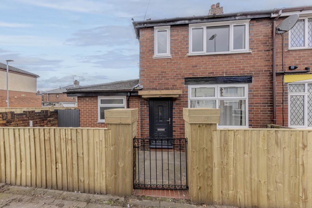 Property photo 2 of 22