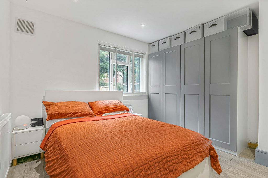 Property photo 3 of 13 Bedroom