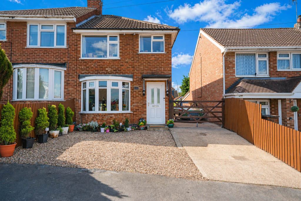 Property photo 1 of 19 Front