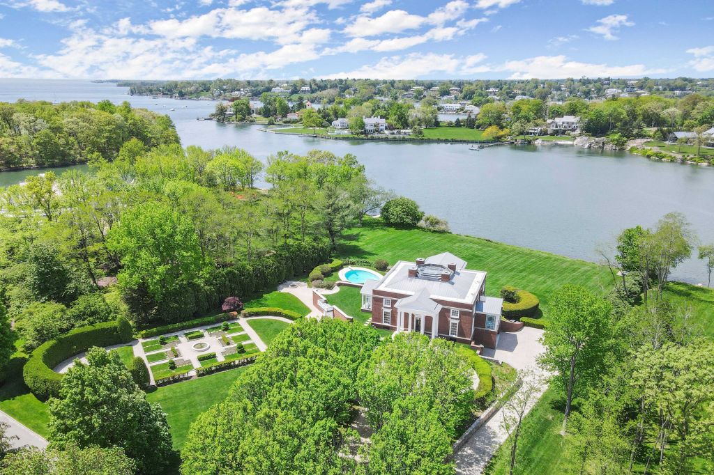 Property photo 1 of 18