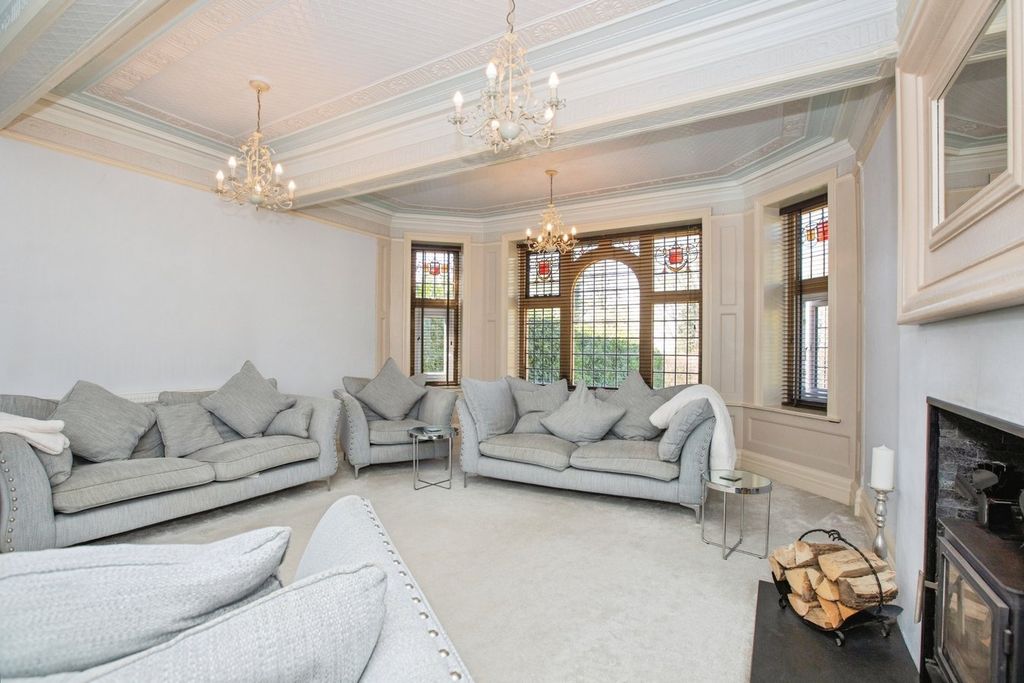 Property photo 3 of 34