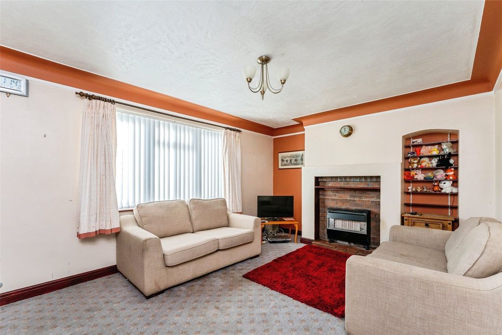 Property photo 2 of 22 Picture No. 17