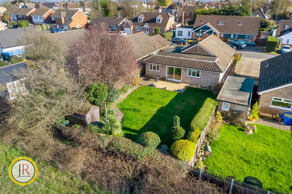 Property photo 2 of 25 Garden