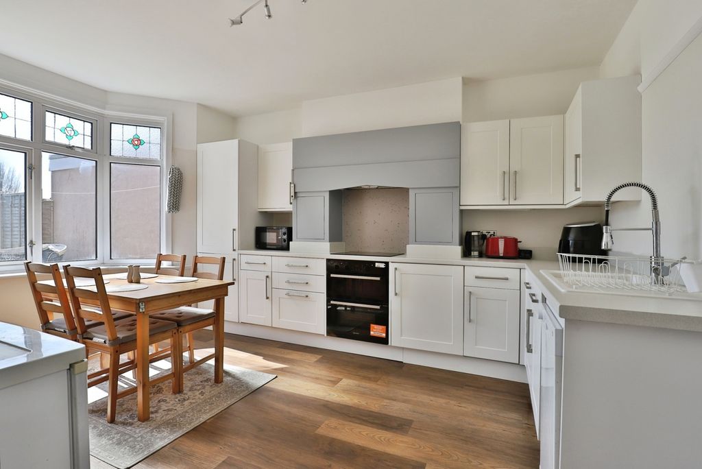 Property photo 3 of 17 Photo