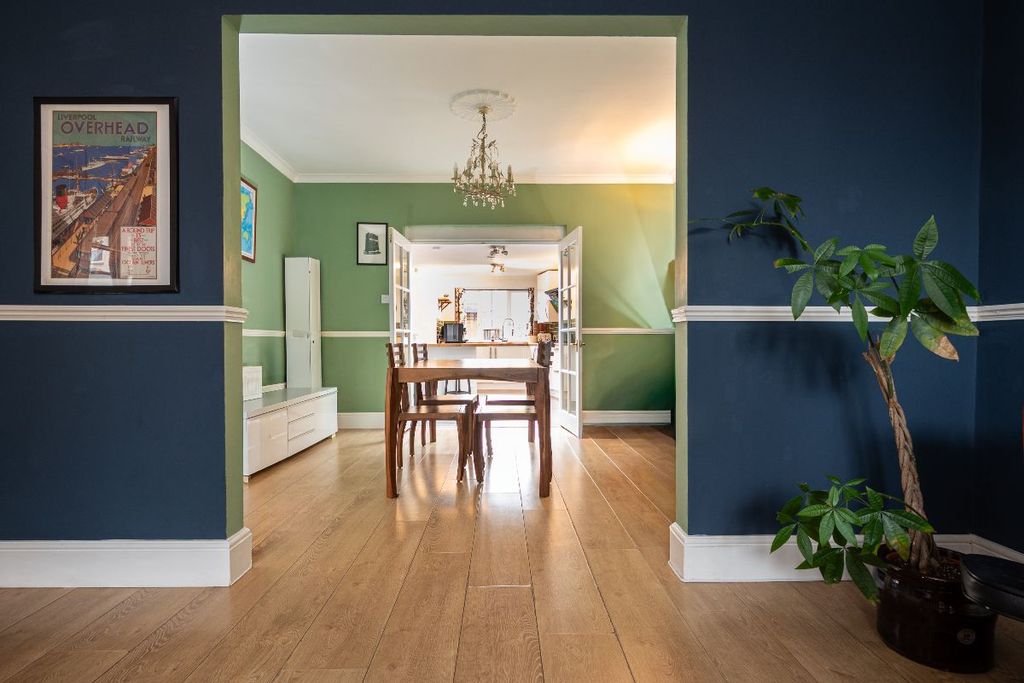 Property photo 2 of 25