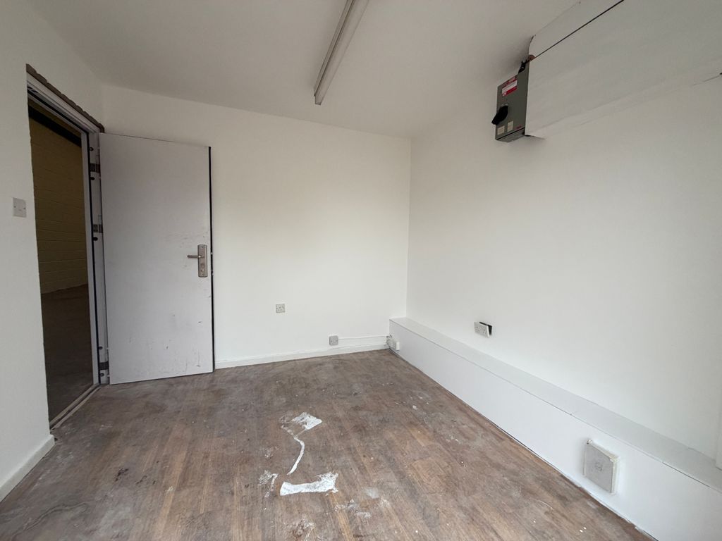 Property photo 3 of 3