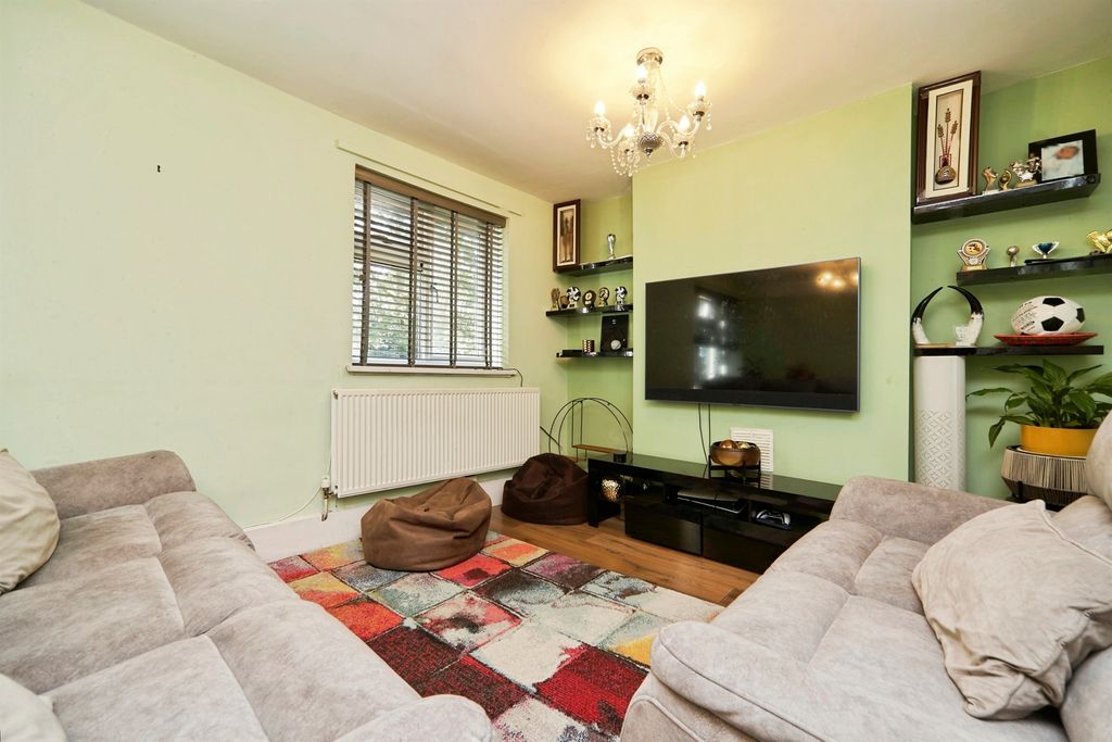 Property photo 3 of 14