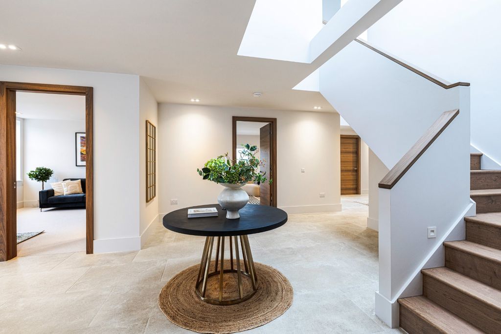 Property photo 3 of 29 Reception Hallway