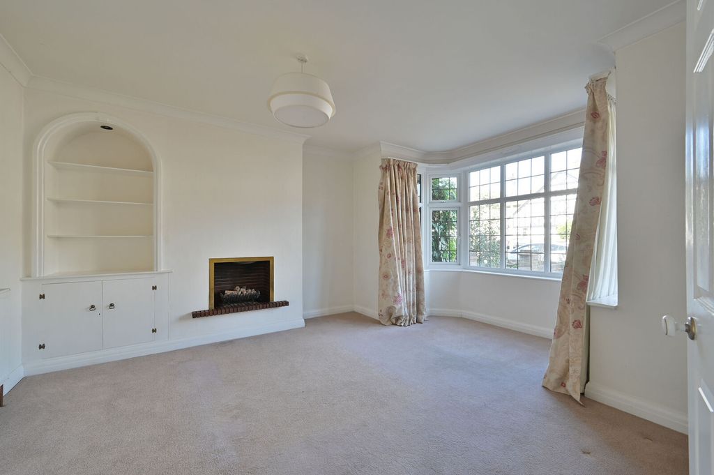 Property photo 2 of 21