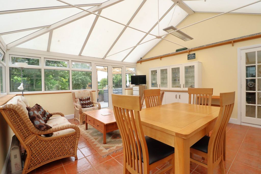 Property photo 3 of 21
