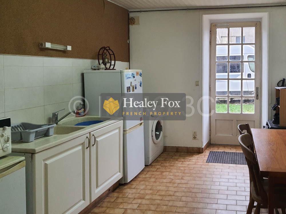 Property photo 3 of 11