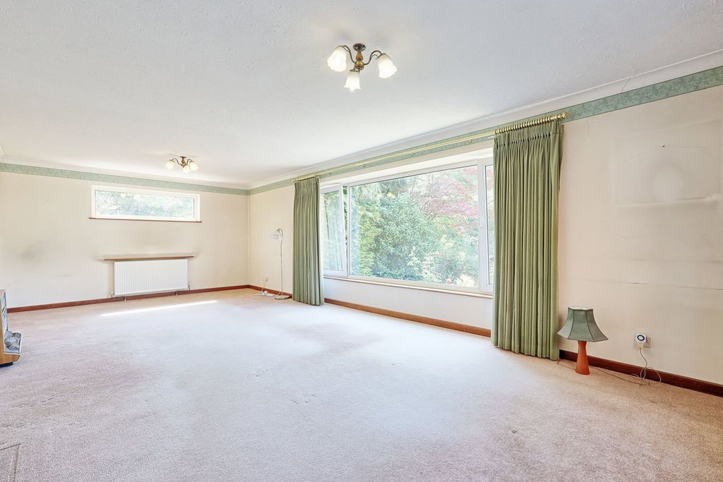 Property photo 3 of 37