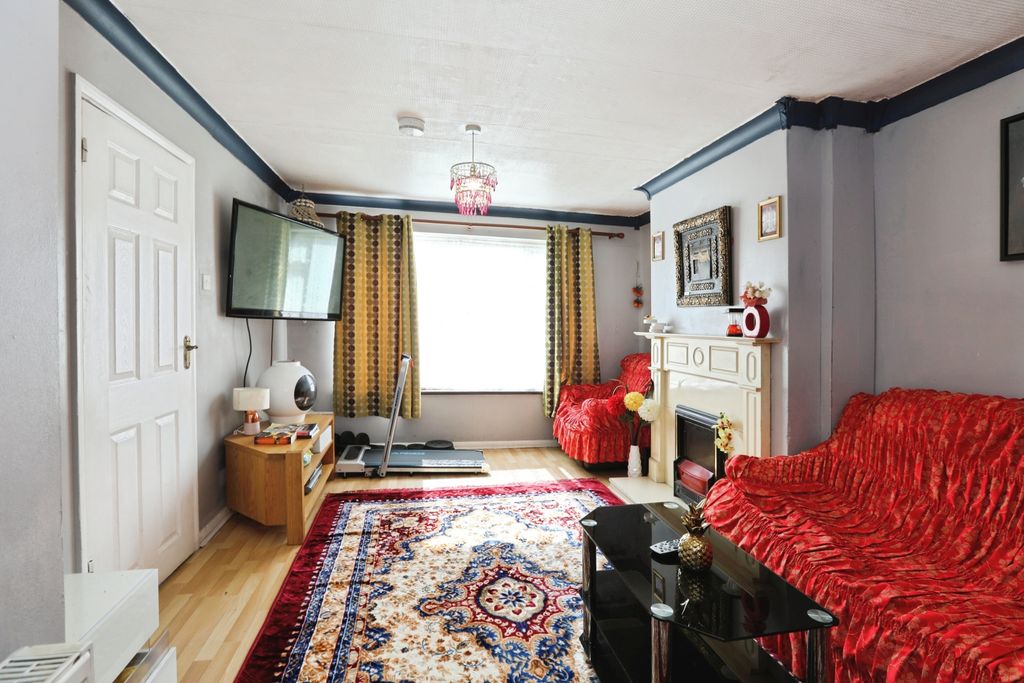 Property photo 1 of 16 Living Room