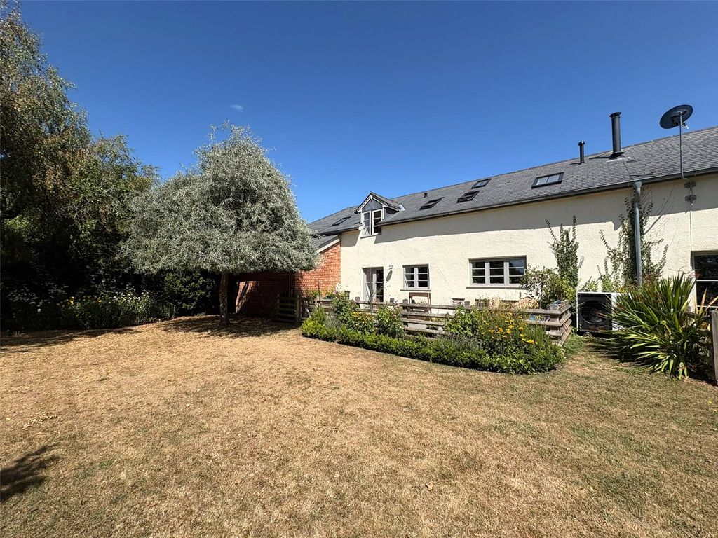 Property photo 1 of 11 Picture No. 24