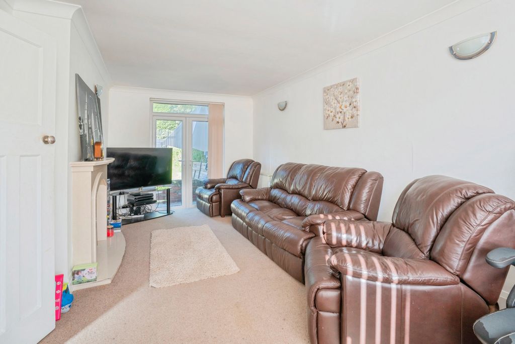 Property photo 2 of 5 Pbox-Img.Jpg